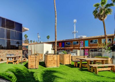 On the Boulevard | Extended-Stay, Hotel-Style Living Spaces | Common Sitting Area